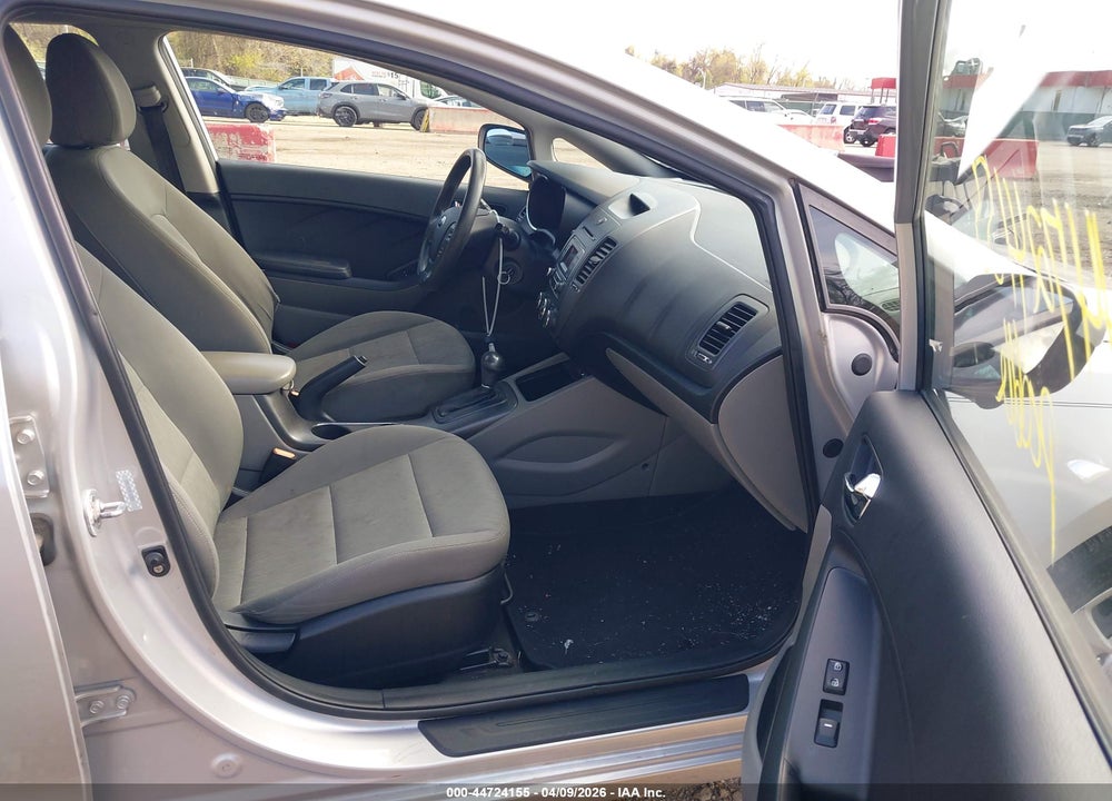 2015 KIA FORTE LX VIN: KNAFK4A69F5330890