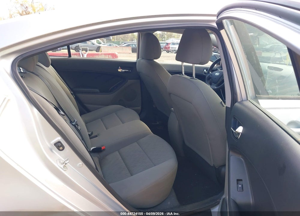 2015 KIA FORTE LX VIN: KNAFK4A69F5330890