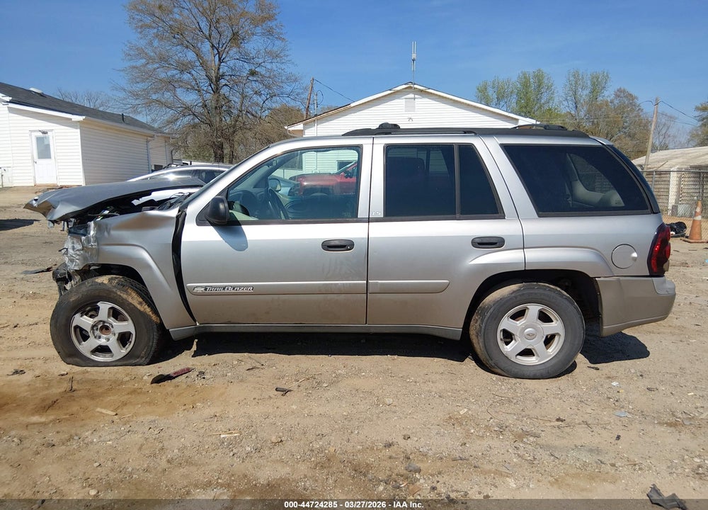 2002 CHEVROLET TRAILBLAZER LS VIN: 1GNDS13S622527537