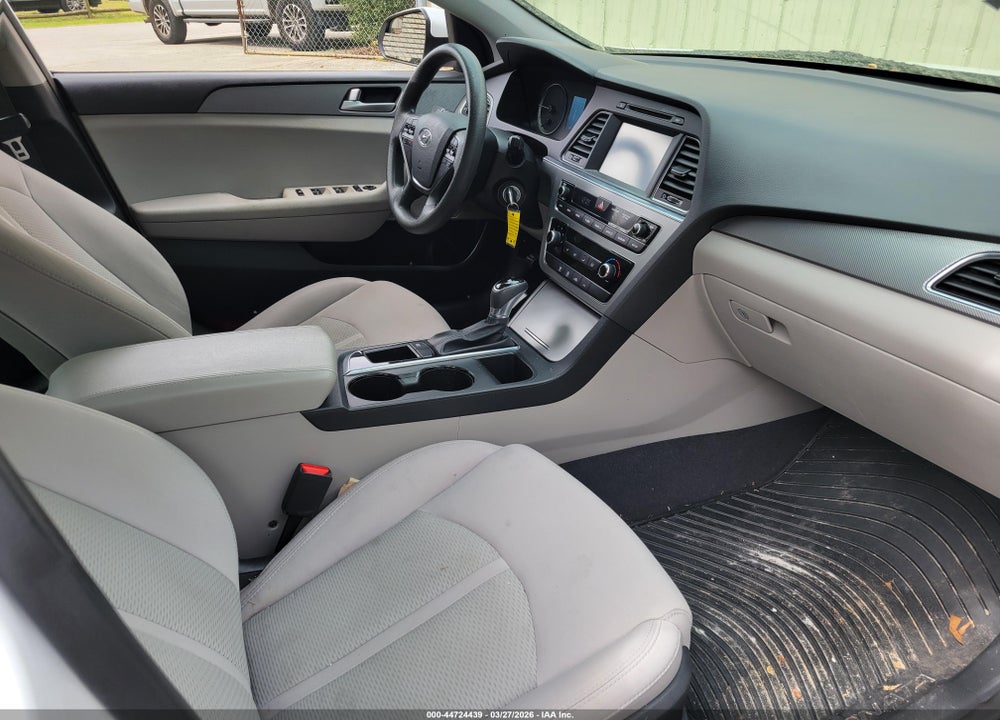 2016 HYUNDAI SONATA VIN: 5NPE24AF9GH305312