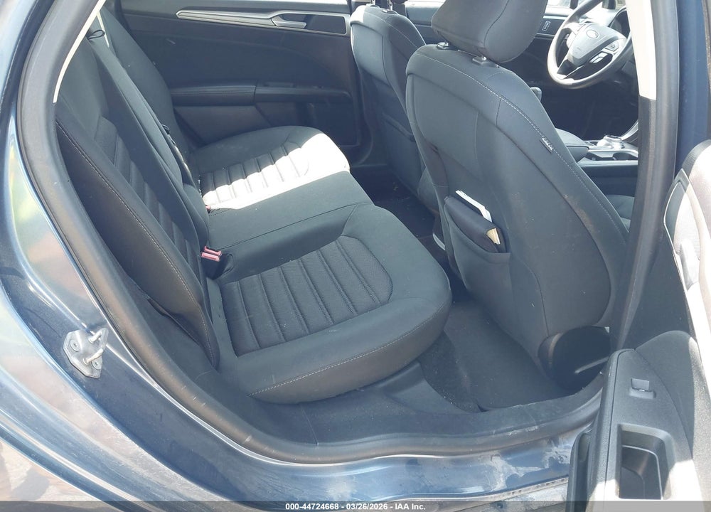 2018 FORD FUSION SE VIN: 3FA6P0H7XJR270044