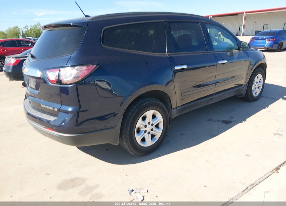 2015 CHEVROLET TRAVERSE LS VIN: 1GNKRFED2FJ251223