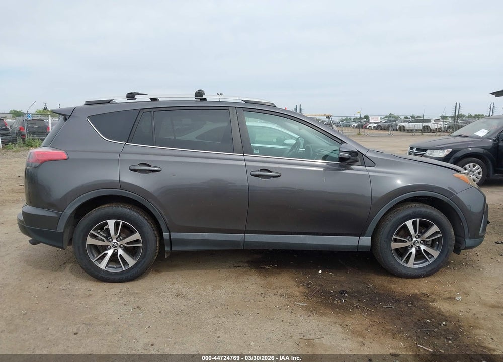 2016 TOYOTA RAV4 XLE VIN: 2T3RFREV6GW522233