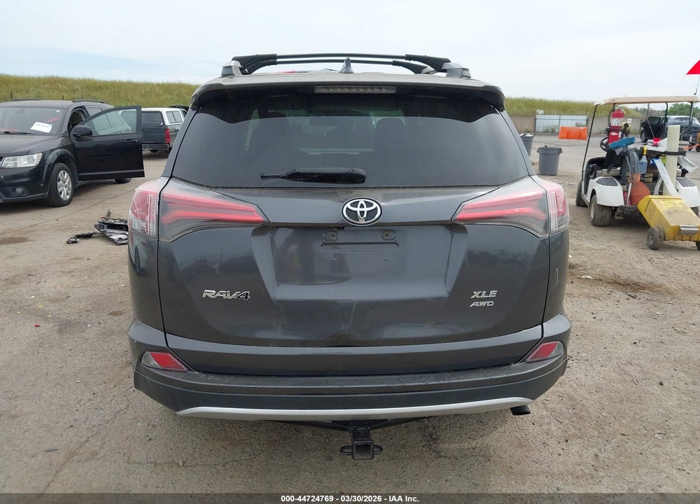 2016 TOYOTA RAV4 XLE VIN: 2T3RFREV6GW522233