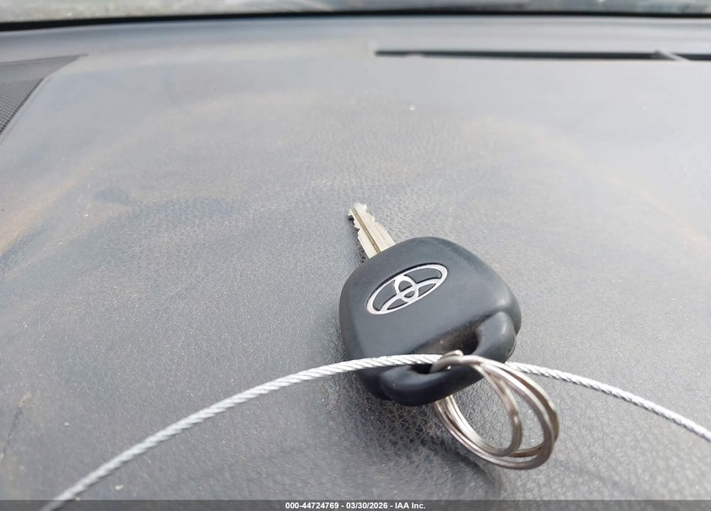2016 TOYOTA RAV4 XLE VIN: 2T3RFREV6GW522233