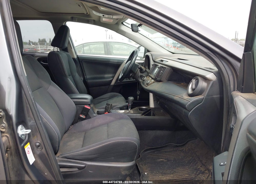 2016 TOYOTA RAV4 XLE VIN: 2T3RFREV6GW522233