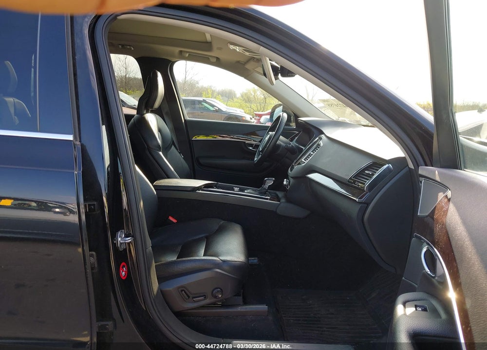 2016 VOLVO XC90 T6 MOMENTUM VIN: YV4A22PK1G1045712