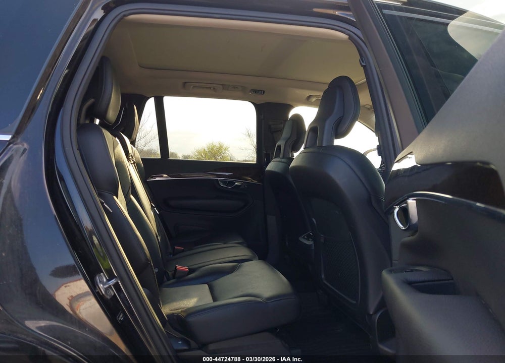 2016 VOLVO XC90 T6 MOMENTUM VIN: YV4A22PK1G1045712