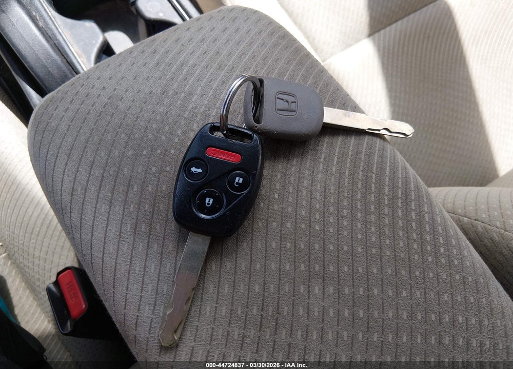 2013 HONDA CIVIC HYBRID VIN: 19XFB4F20DE002039