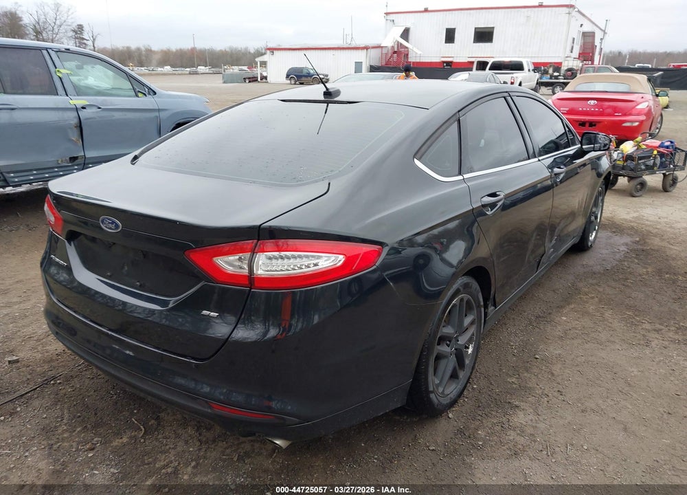 2015 FORD FUSION SE VIN: 3FA6P0H72FR300015