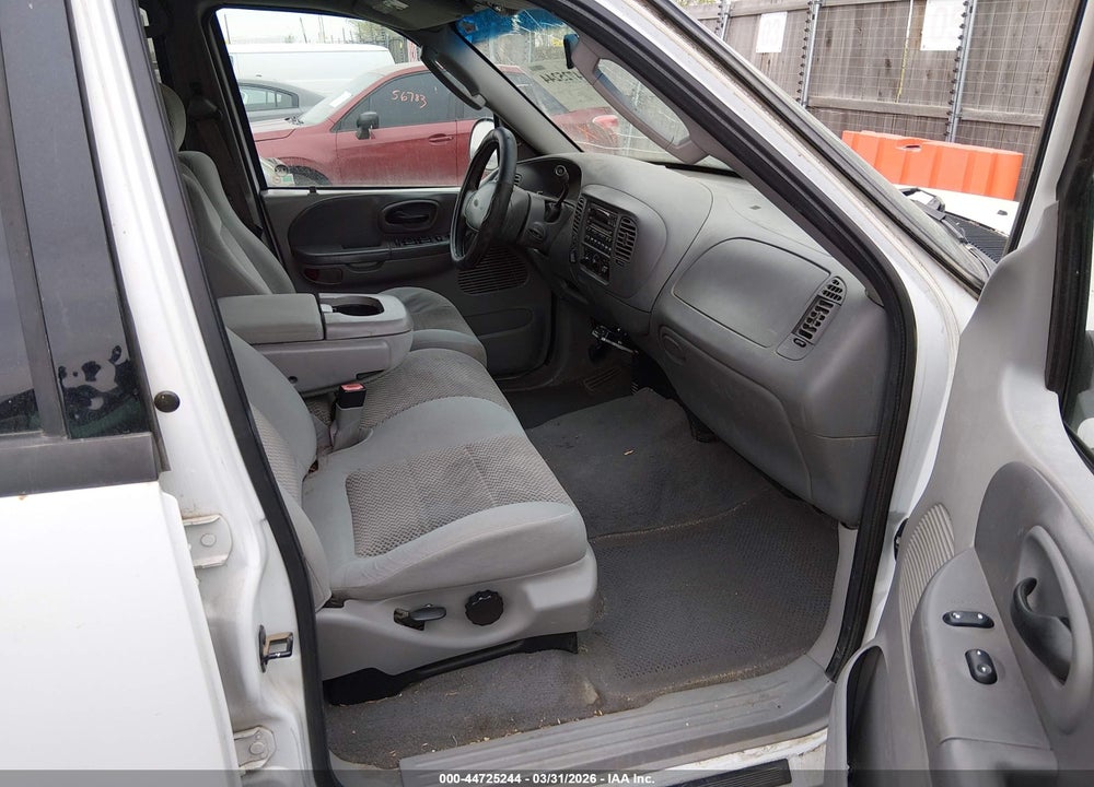 2002 FORD F-150 LARIAT/XLT VIN: 1FTRW08L22KC67555