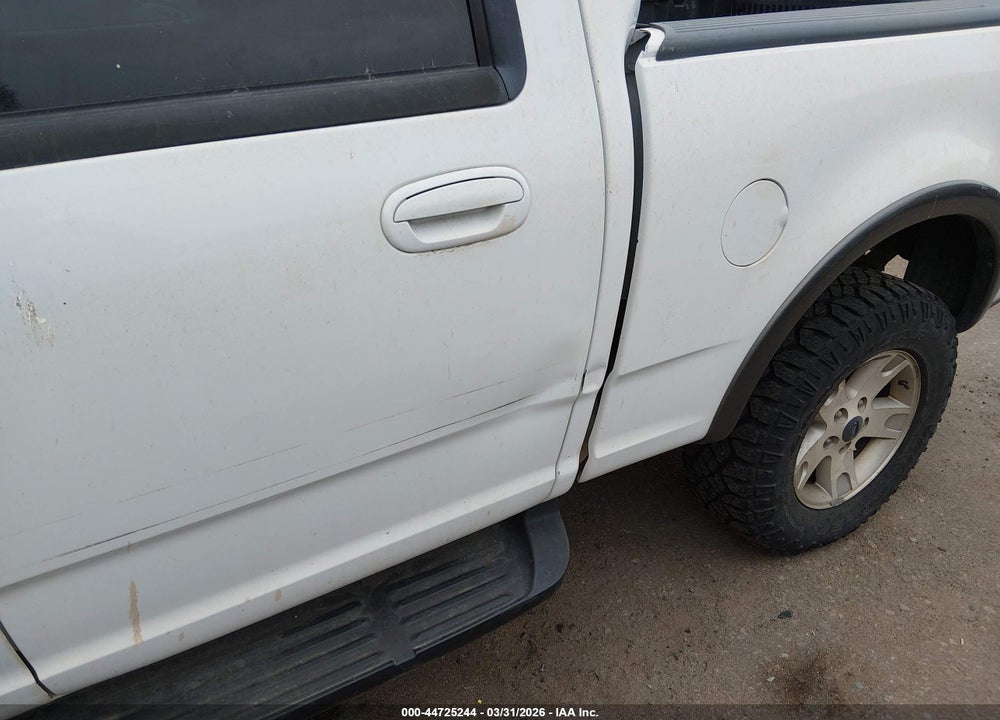 2002 FORD F-150 LARIAT/XLT VIN: 1FTRW08L22KC67555