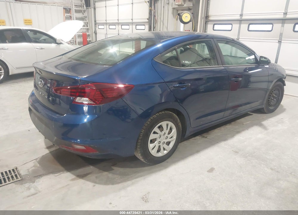 2019 HYUNDAI ELANTRA SE VIN: 5NPD74LF4KH496365