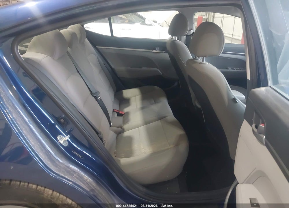 2019 HYUNDAI ELANTRA SE VIN: 5NPD74LF4KH496365