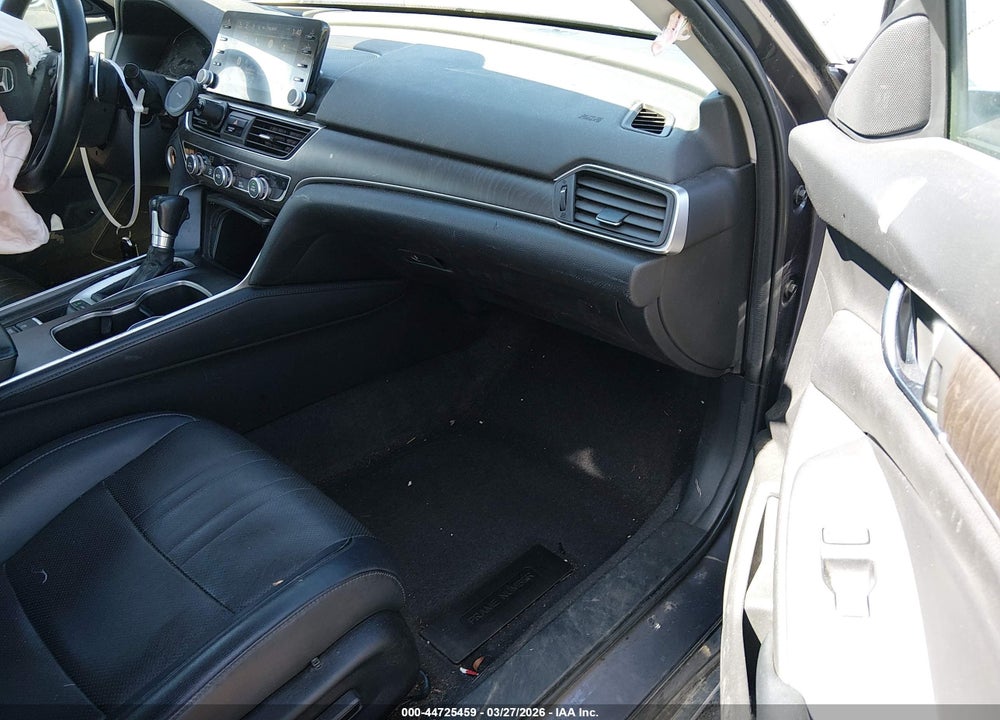 2018 HONDA ACCORD TOURING VIN: 1HGCV1F95JA197870