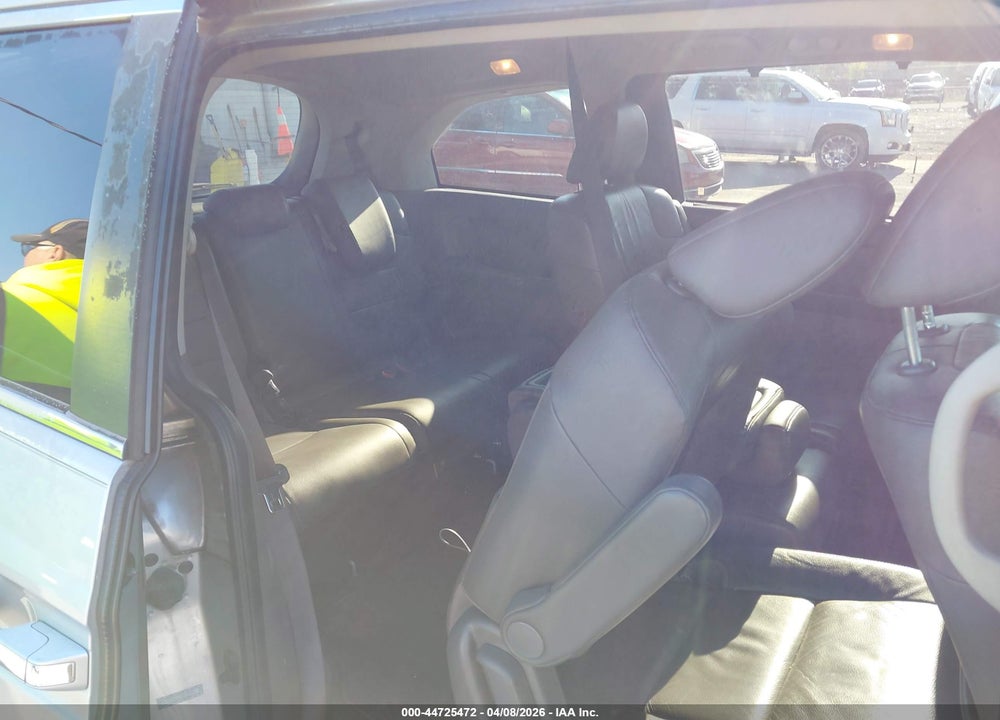 2011 HONDA ODYSSEY EX-L VIN: 5FNRL5H64BB058735