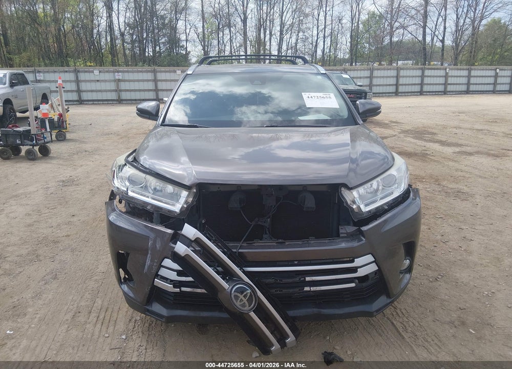 2017 TOYOTA HIGHLANDER XLE VIN: 5TDJZRFH6HS370051