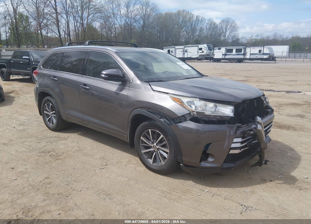 2017 TOYOTA HIGHLANDER XLE VIN: 5TDJZRFH6HS370051