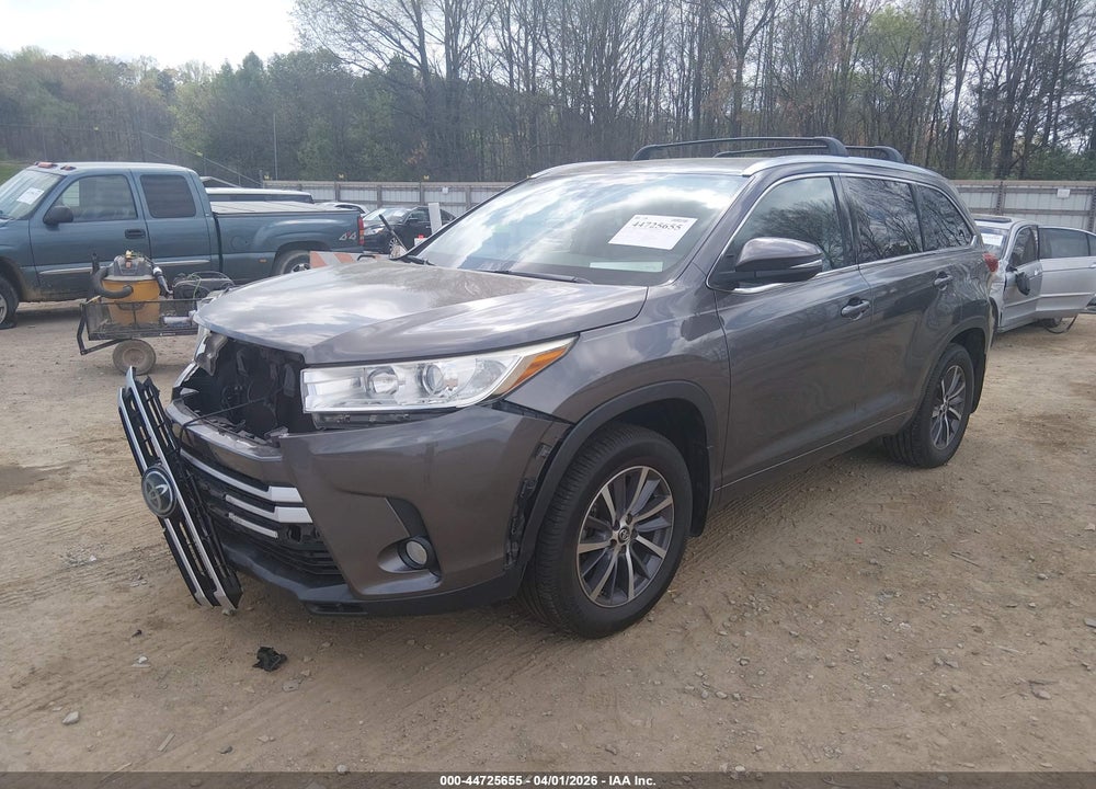 2017 TOYOTA HIGHLANDER XLE VIN: 5TDJZRFH6HS370051