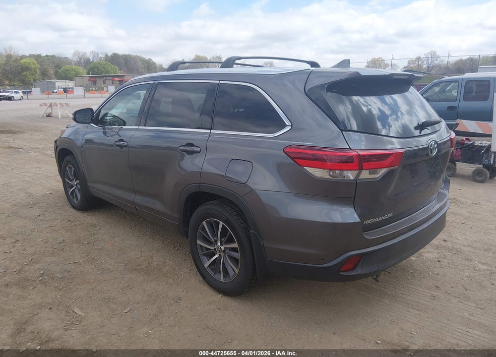 2017 TOYOTA HIGHLANDER XLE VIN: 5TDJZRFH6HS370051