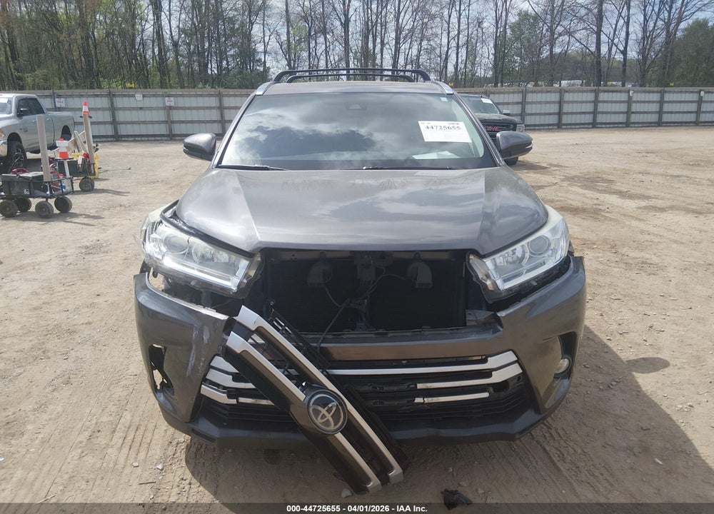2017 TOYOTA HIGHLANDER XLE VIN: 5TDJZRFH6HS370051