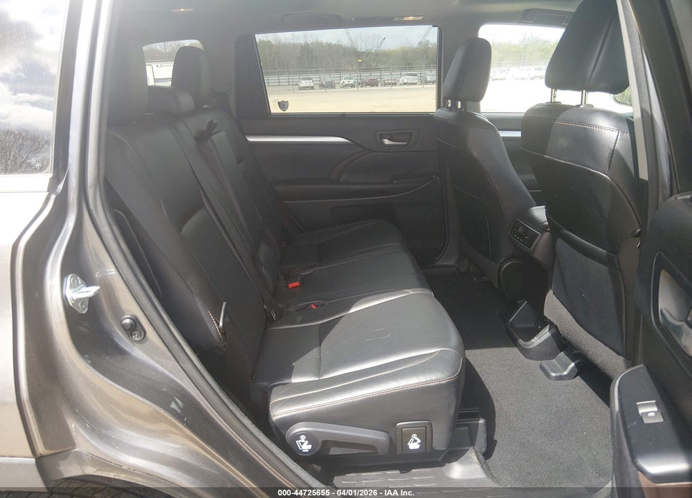 2017 TOYOTA HIGHLANDER XLE VIN: 5TDJZRFH6HS370051