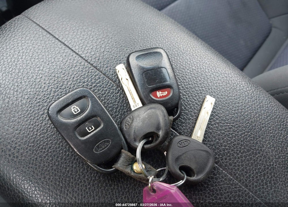 2012 KIA SORENTO LX VIN: 5XYKT3A12CG255353