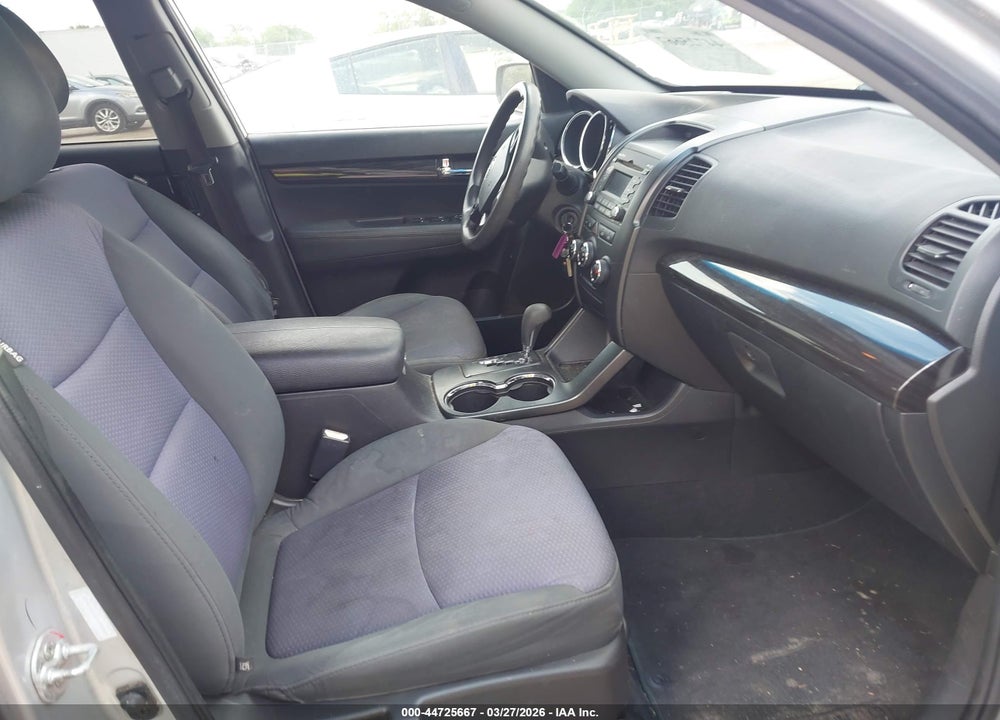 2012 KIA SORENTO LX VIN: 5XYKT3A12CG255353
