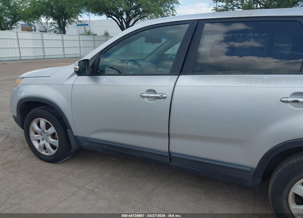 2012 KIA SORENTO LX VIN: 5XYKT3A12CG255353