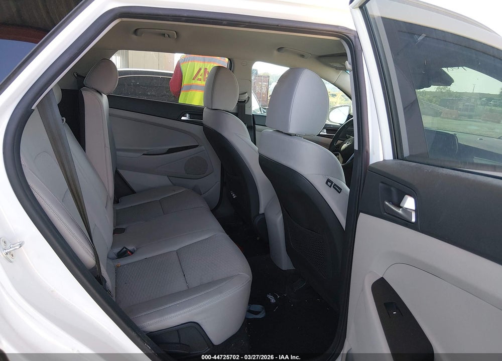 2021 HYUNDAI TUCSON VALUE VIN: KM8J33A40MU300145