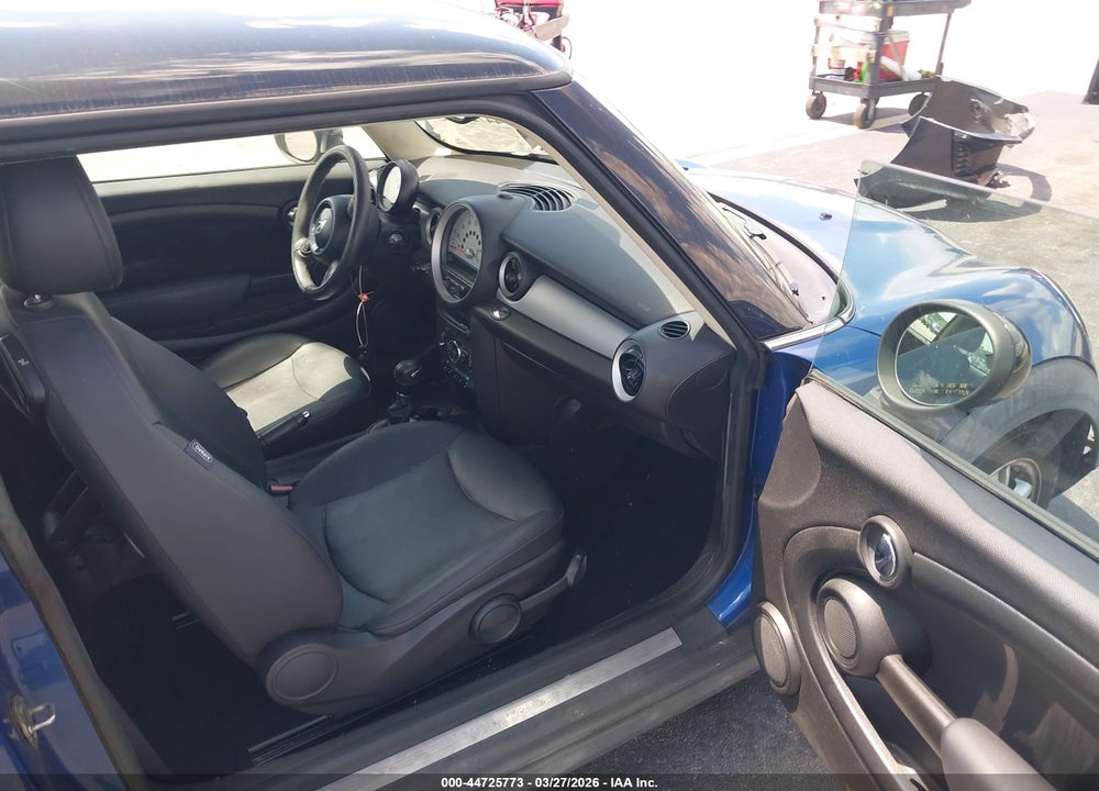 2013 MINI HARDTOP COOPER VIN: WMWSU3C51DT685522
