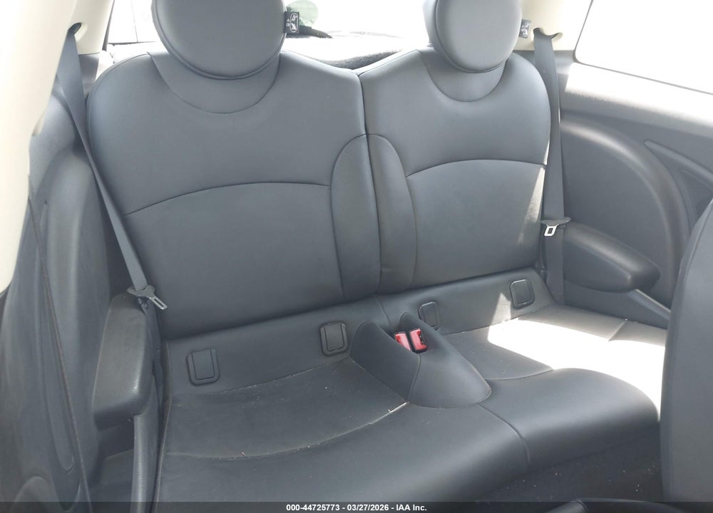 2013 MINI HARDTOP COOPER VIN: WMWSU3C51DT685522