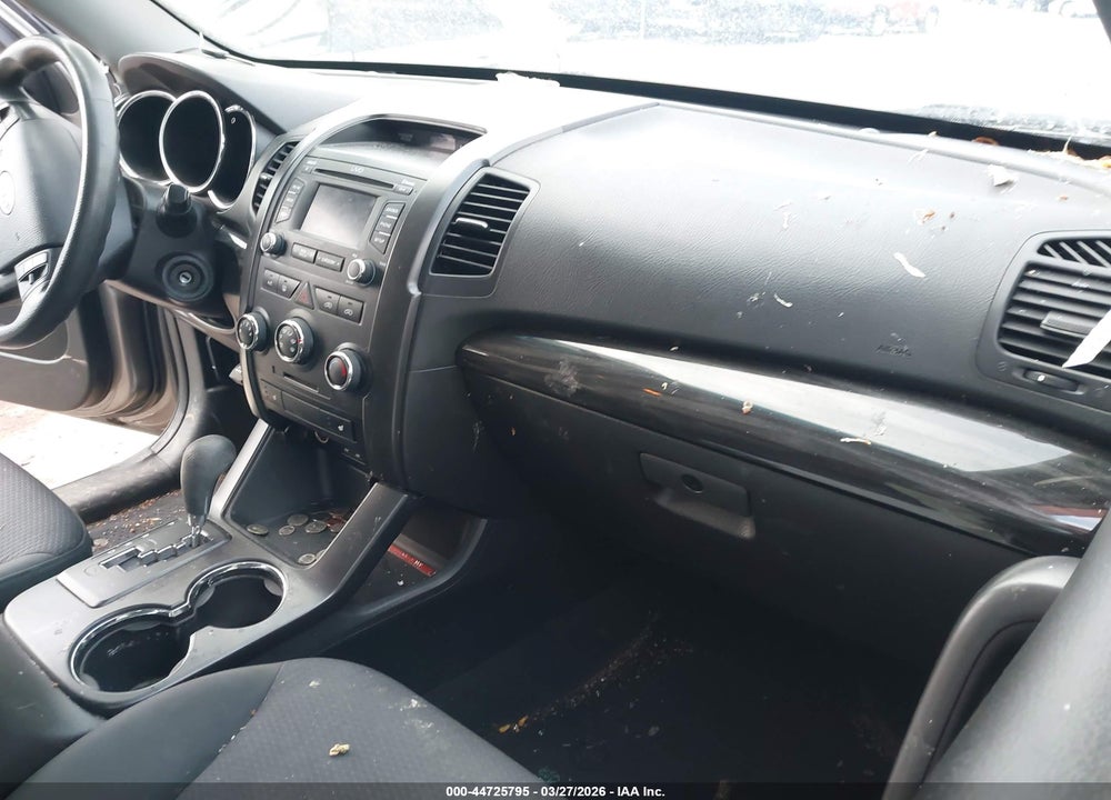 2013 KIA SORENTO LX VIN: 5XYKT3A6XDG378413