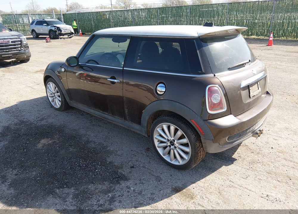 2010 MINI COOPER S VIN: WMWMF7C57ATX45258