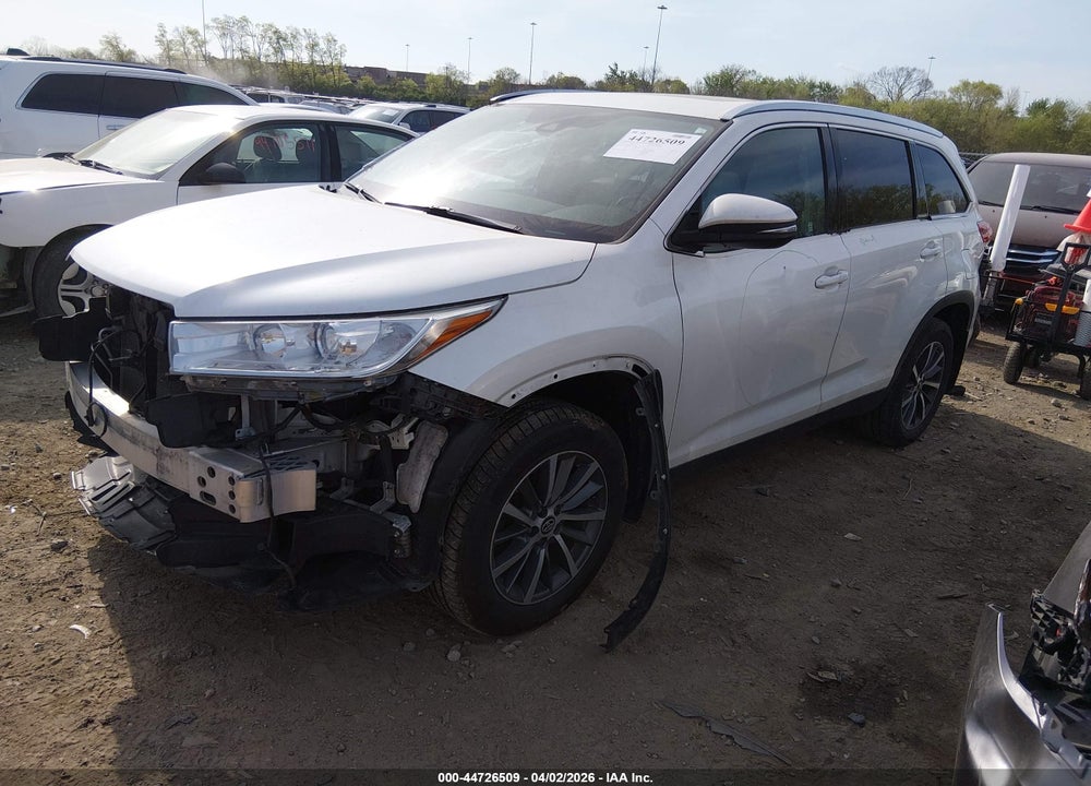 2019 TOYOTA HIGHLANDER XLE VIN: 5TDJZRFH1KS722329