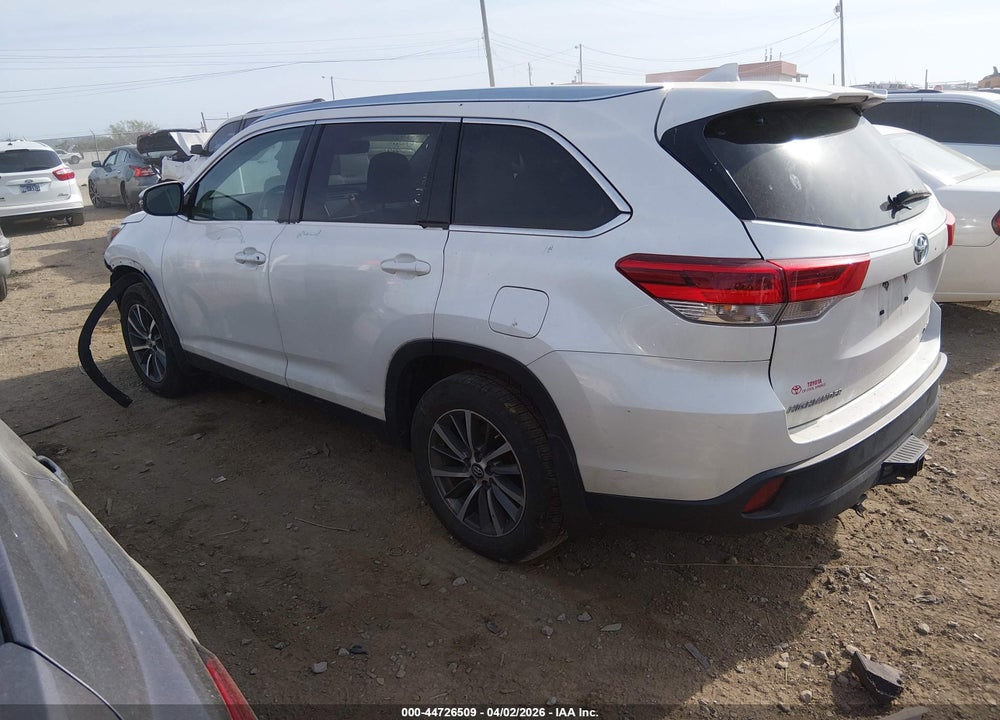 2019 TOYOTA HIGHLANDER XLE VIN: 5TDJZRFH1KS722329