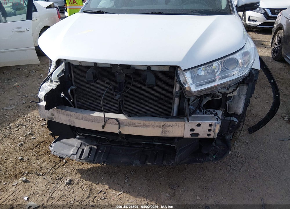 2019 TOYOTA HIGHLANDER XLE VIN: 5TDJZRFH1KS722329