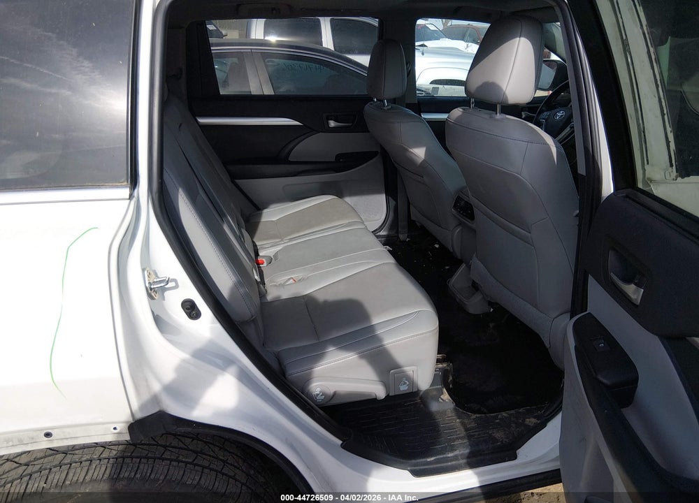 2019 TOYOTA HIGHLANDER XLE VIN: 5TDJZRFH1KS722329