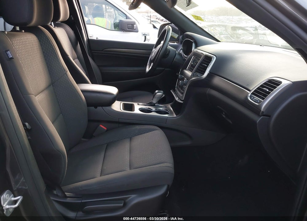 2019 JEEP GRAND CHEROKEE LAREDO E 4X4 VIN: 1C4RJFAG7KC675221