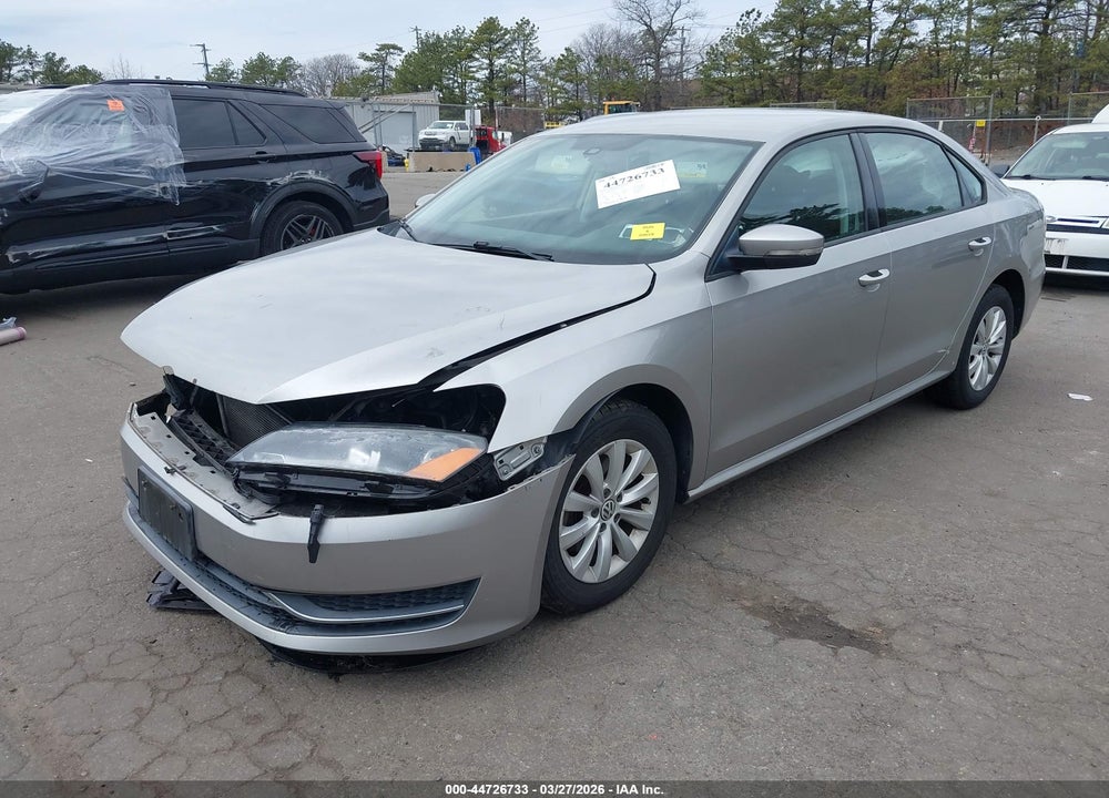 2013 VOLKSWAGEN PASSAT S VIN: 1VWAP7A33DC127523