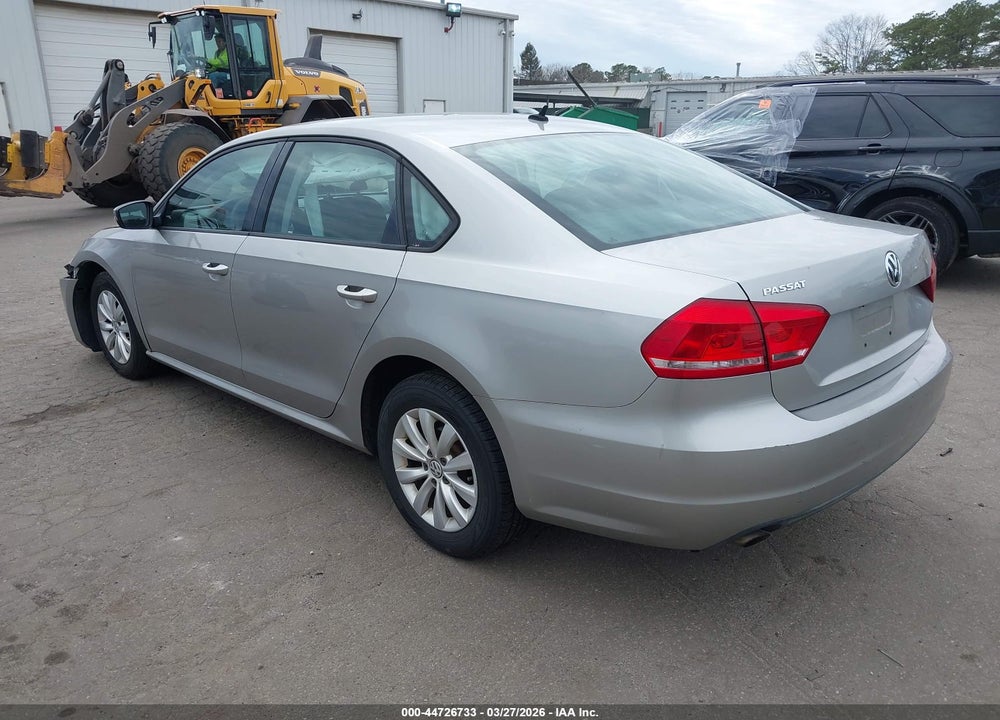 2013 VOLKSWAGEN PASSAT S VIN: 1VWAP7A33DC127523