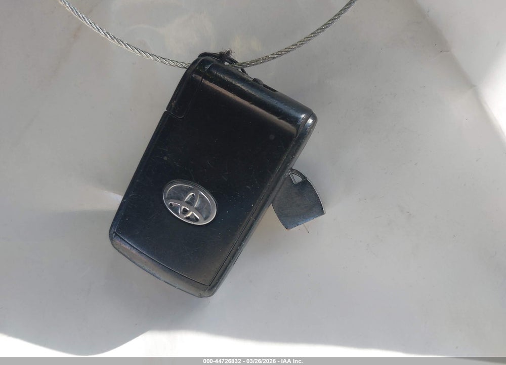 2005 TOYOTA PRIUS VIN: JTDKB22U353036916