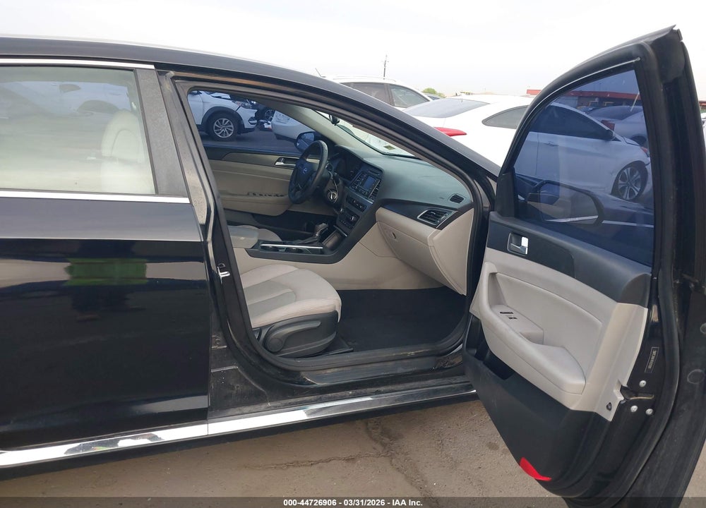 2015 HYUNDAI SONATA SPORT VIN: 5NPE34AF4FH211091