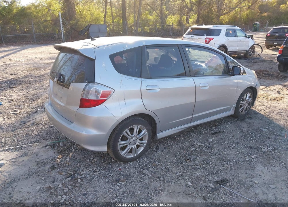 2011 HONDA FIT SPORT VIN: JHMGE8H51BC007635