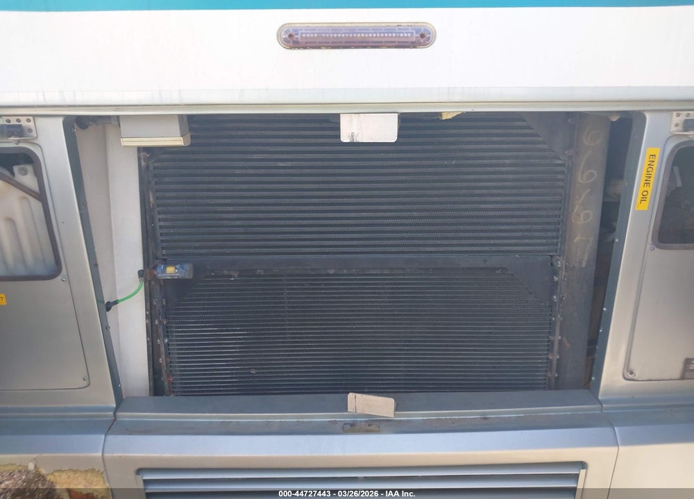 2002 ROADMASTER RAIL DYANASTER VIN: 1RF12051222016667