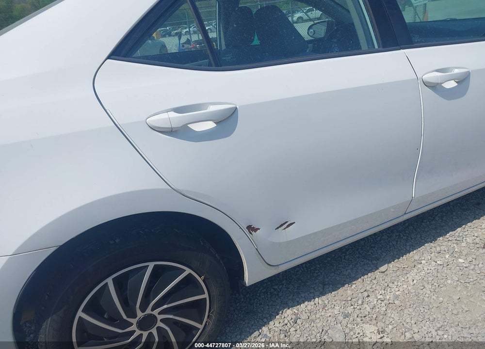2018 TOYOTA COROLLA LE VIN: 2T1BURHE9JC054681