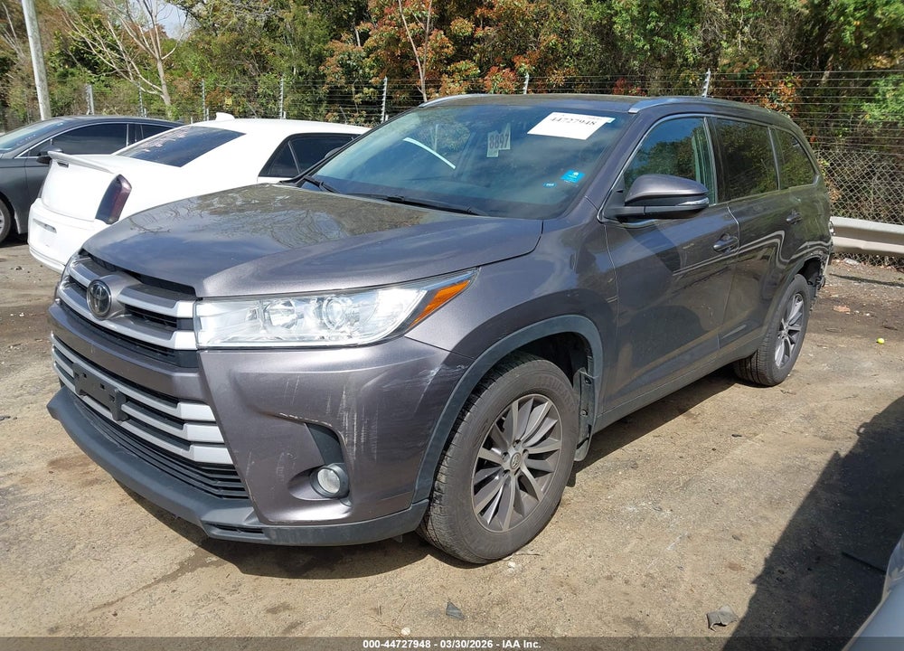 2019 TOYOTA HIGHLANDER XLE VIN: 5TDJZRFH7KS584439