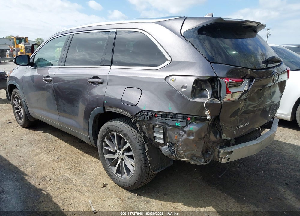 2019 TOYOTA HIGHLANDER XLE VIN: 5TDJZRFH7KS584439