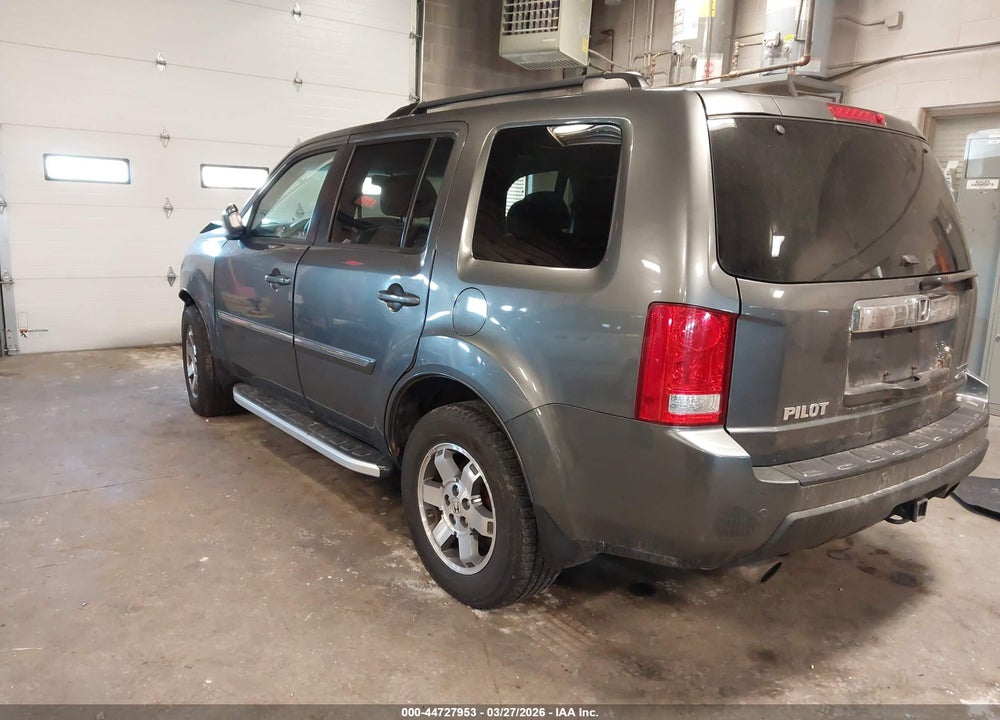 2011 HONDA PILOT TOURING VIN: 5FNYF4H99BB044224