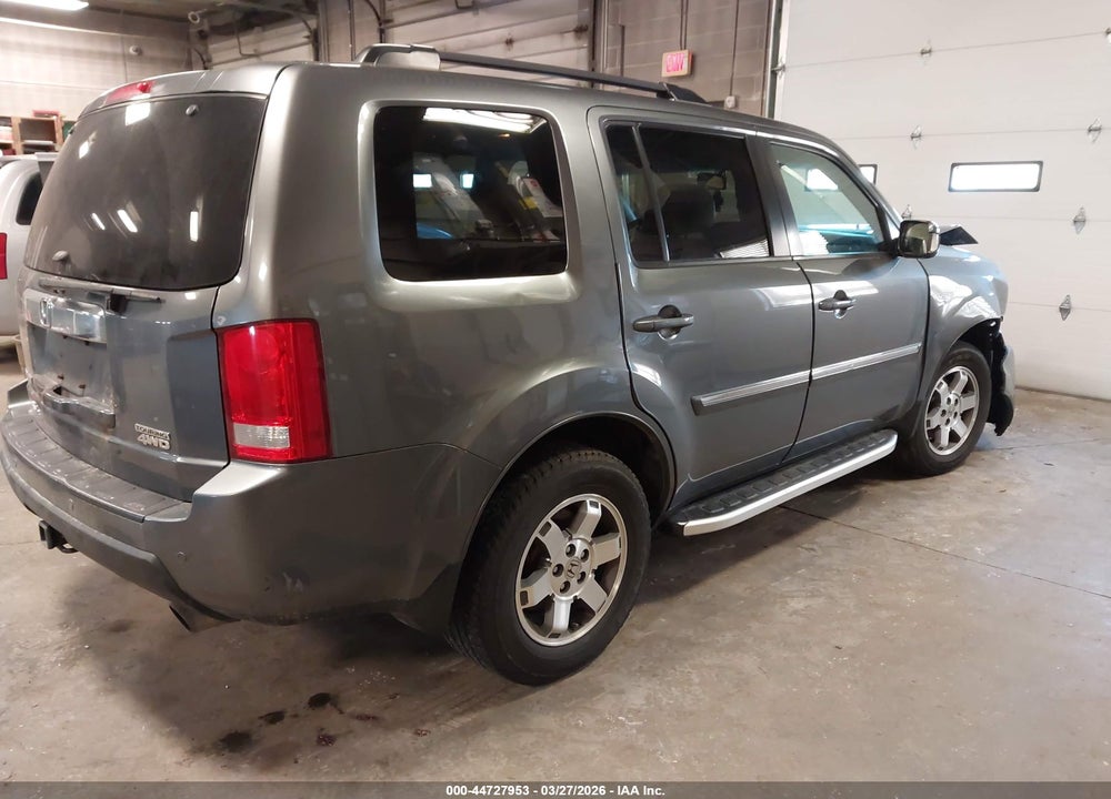 2011 HONDA PILOT TOURING VIN: 5FNYF4H99BB044224